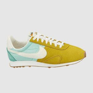 NWOT Nike Pre Montreal Racer | Retro Sneaker Re-Release Edition | Mint & Gold